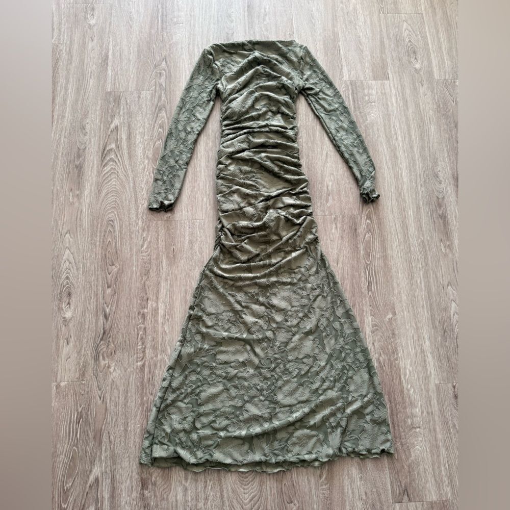 Mermaid Lace Dress - Picture 9 of 11
